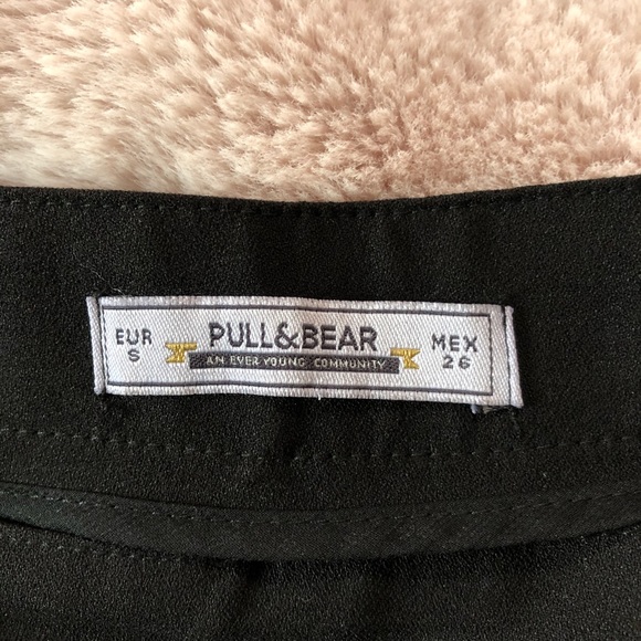 🔥2/$30🔥Pull&Bear Black Pleated Skort - Picture 5 of 6